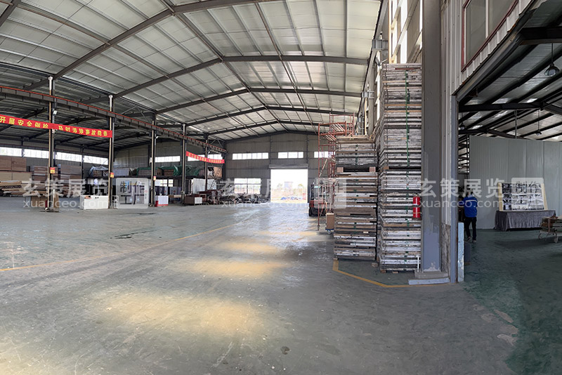 樱花AV一区二区展覽工廠車間內部